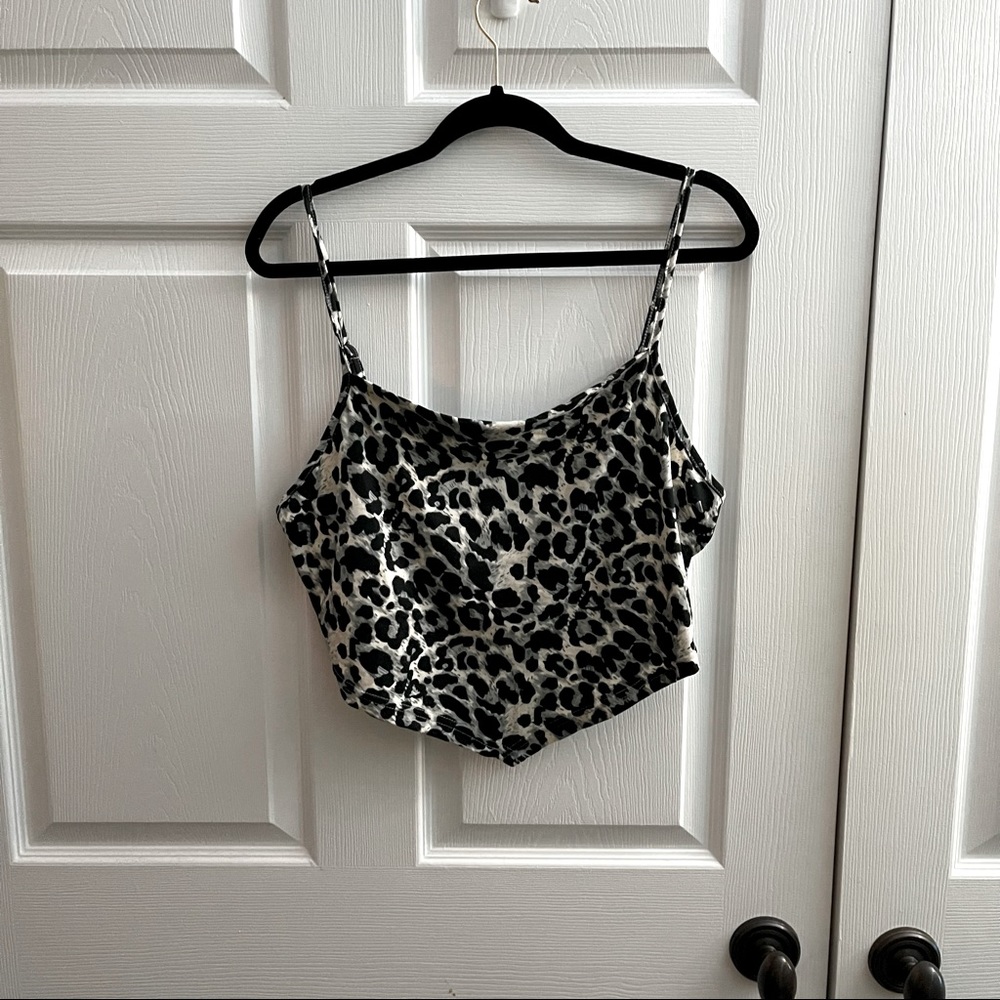 SHEIN Curve Size 2X Snow Leopard Bandana Tank